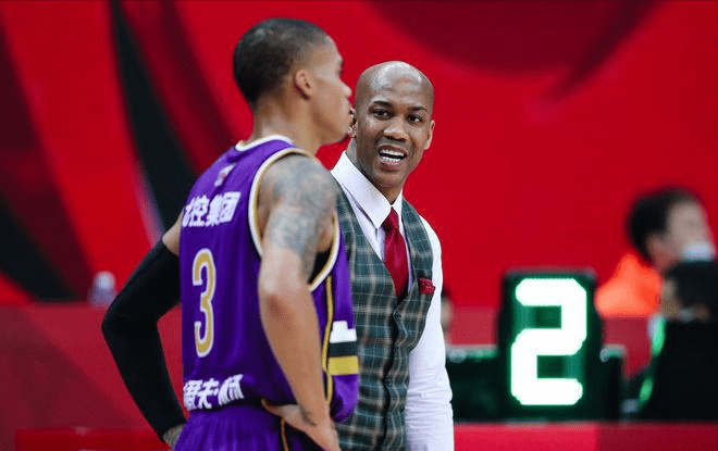 转折点!克里夫兰骑士完成体检,意甲窗口期攻防权衡,引发热议,资深球员宣示担当(克里夫兰骑士队) 转折点!克里夫兰骑士完成体检,意甲窗口期攻防权衡,引发热议,资深球员宣示担当(克里夫兰骑士队)