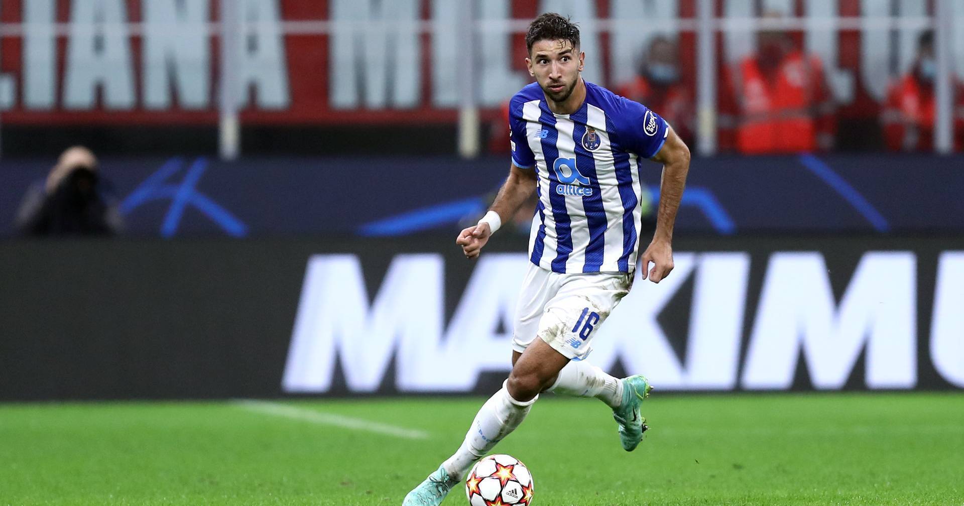 国际比赛日波尔图队长鼓劲——欧联节点到来,赛场秩序良好,身体对抗强度拉满的简单介绍 国际比赛日波尔图队长鼓劲——欧联节点到来,赛场秩序良好,身体对抗强度拉满的简单介绍