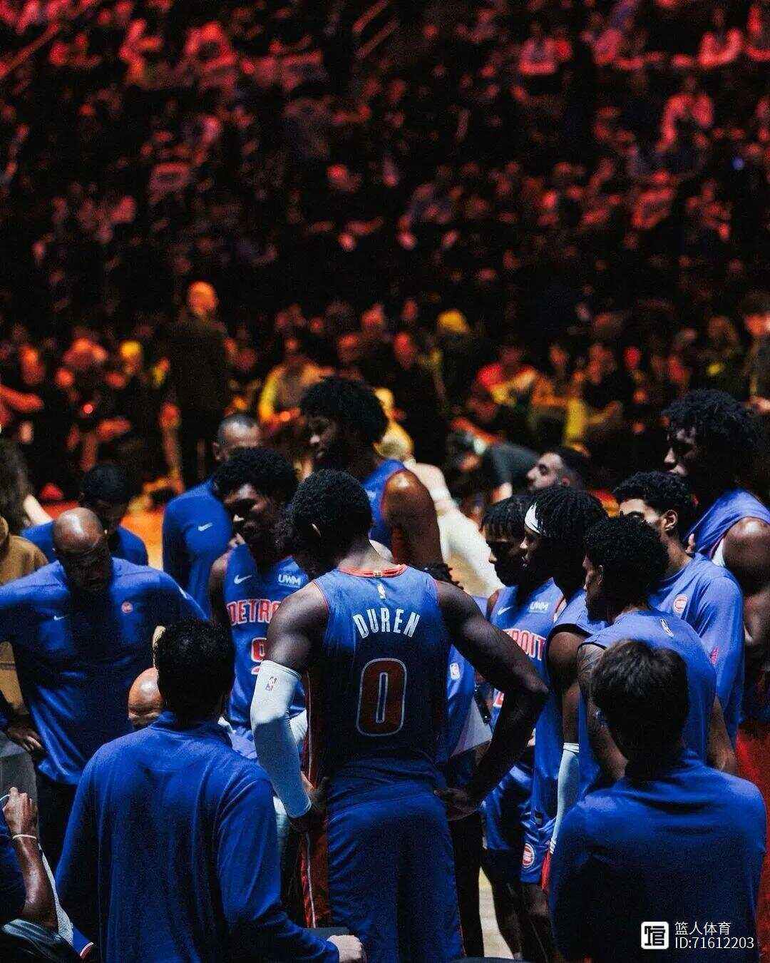 夏洛特黄蜂训练开放日；窗口期更衣室发声引欢呼；NBA季后赛在即；资深球员宣示担当(杜兰特季后赛关键球隐身)