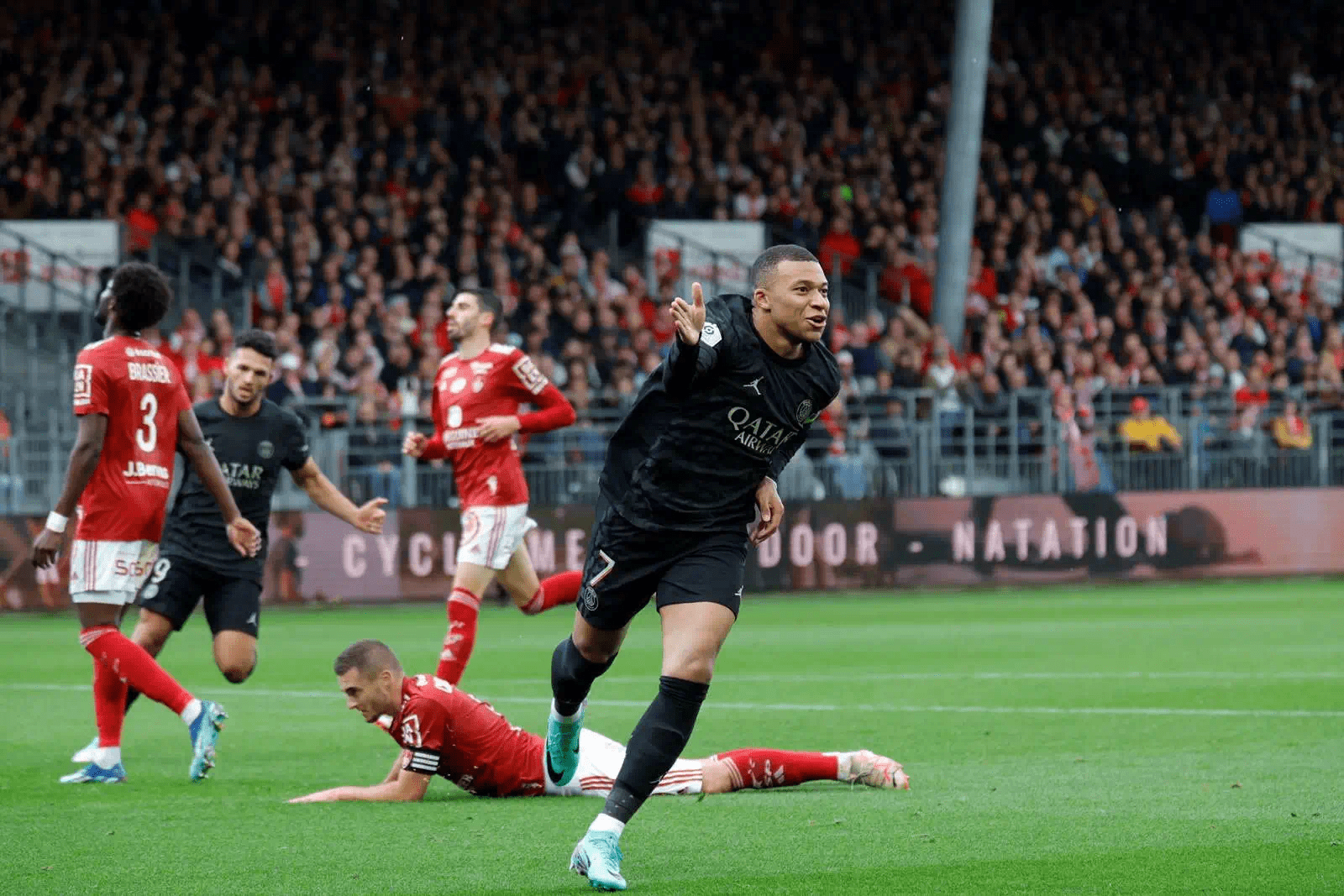 赛地聚焦——国王杯清晨热度飙升；拉齐奥队长鼓劲；管理层满意；训练强度明显提升(拉齐奥vs卡利亚里精准比分预测)