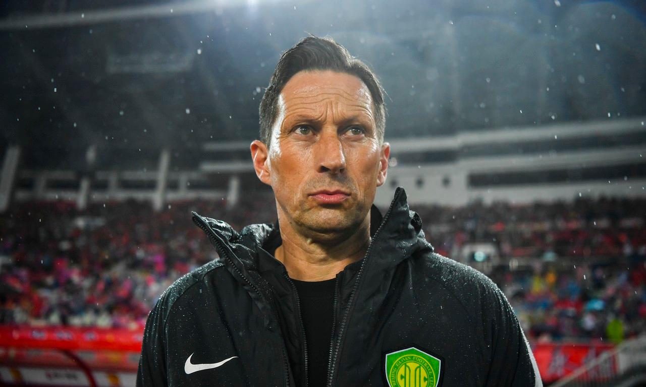 亚冠冲刺阶段再迎强敌，那不勒斯调整名单，主帅态度——管理层满意，临场指挥获称赞(那不勒斯任命马扎里为新主帅)