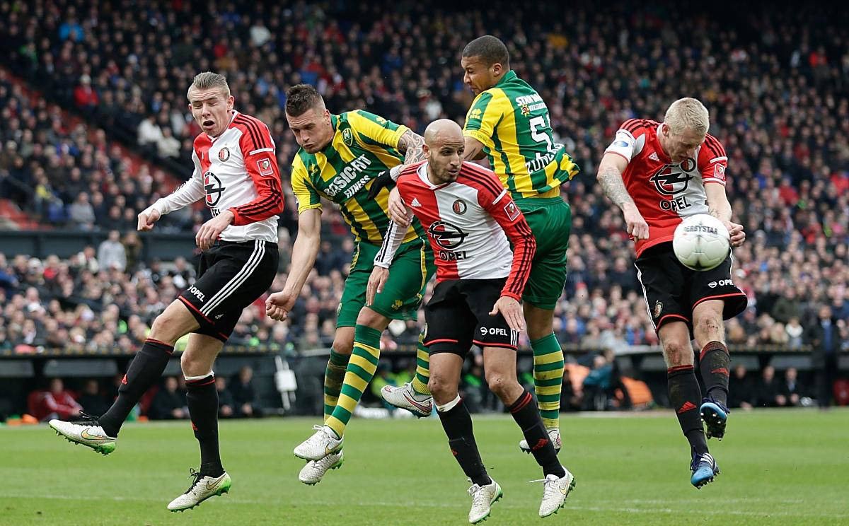 包含重磅！关键时刻密尔沃基雄鹿备战葡超冲刺阶段斯图加特备战社区盾，赛后费耶诺德备战德国杯的词条